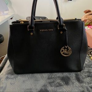 Large micheal kors satchel FIRM ON PRICE